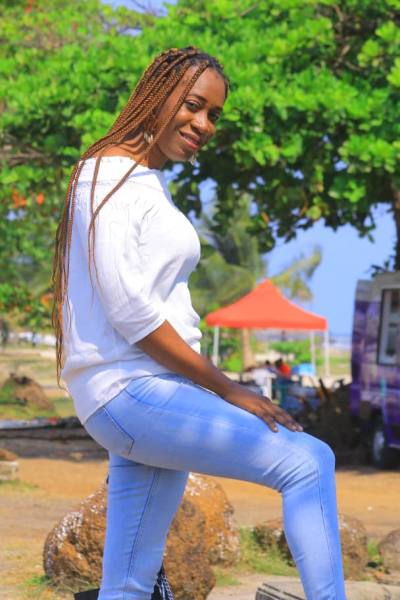 Louisa 34 ans Libreville  Gabon