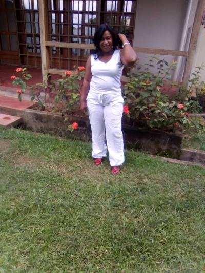 Marie 59 ans Yaoundé Cameroun