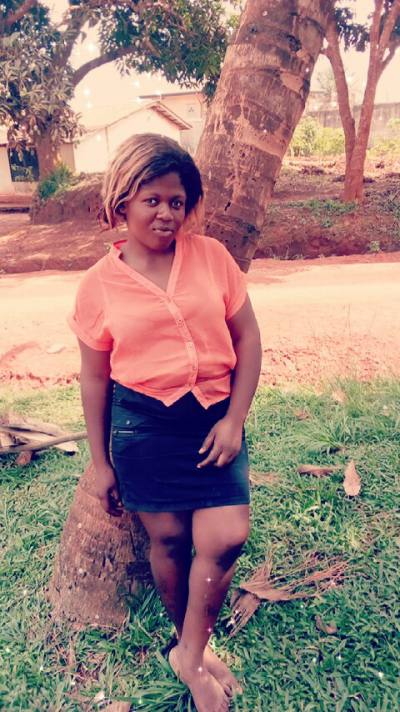 Melissa 28 years Yaoundé Cameroon