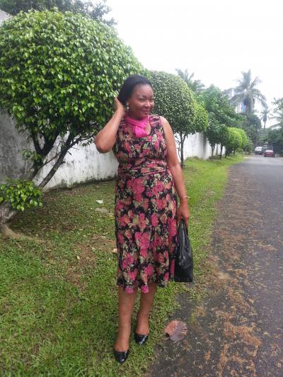 Emilienne 55 ans Douala Cameroun