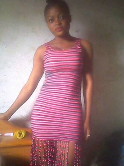 Fabiola 27 ans Yaoundé Cameroun