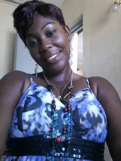 Sylvie 37 Jahre Yopougon Elfenbeinküste