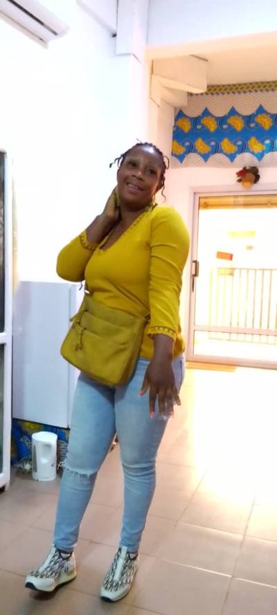 Clemence 38 ans Yaoundé 5 Cameroun