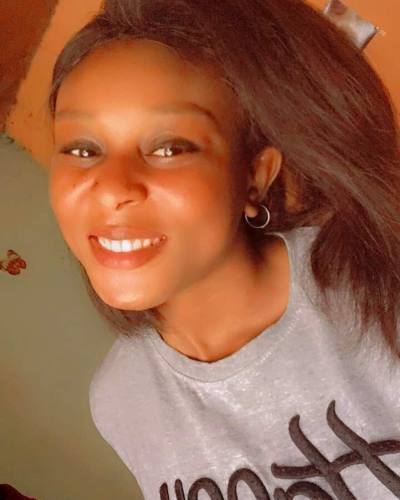 Louise 27 ans Yaounde  Cameroun