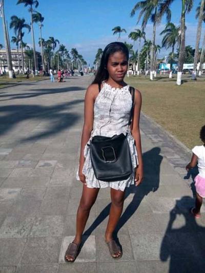 Claudia 32 Jahre Toamasina Madagaskar