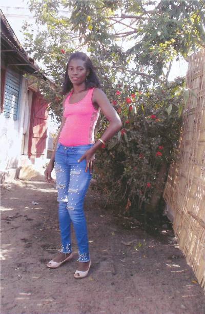 Judith 27 Jahre Toamasina Madagaskar