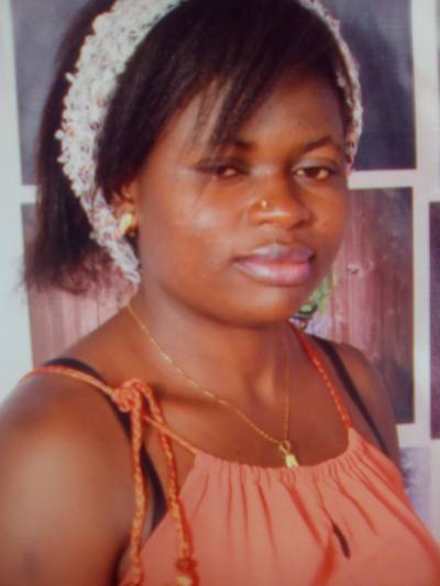 Sylviane 37 ans Mbalmayo Cameroun