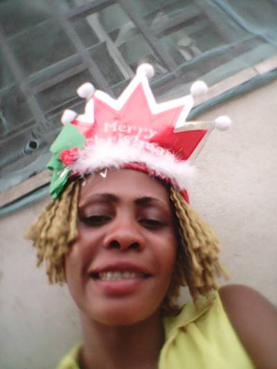 Claire 37 Jahre Douala Kamerun