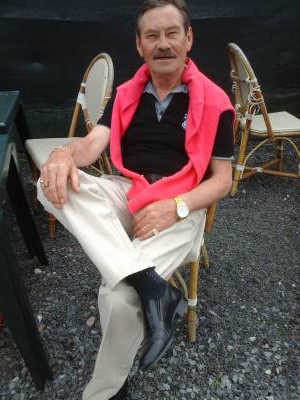 Jean pierre 74 ans Moult France
