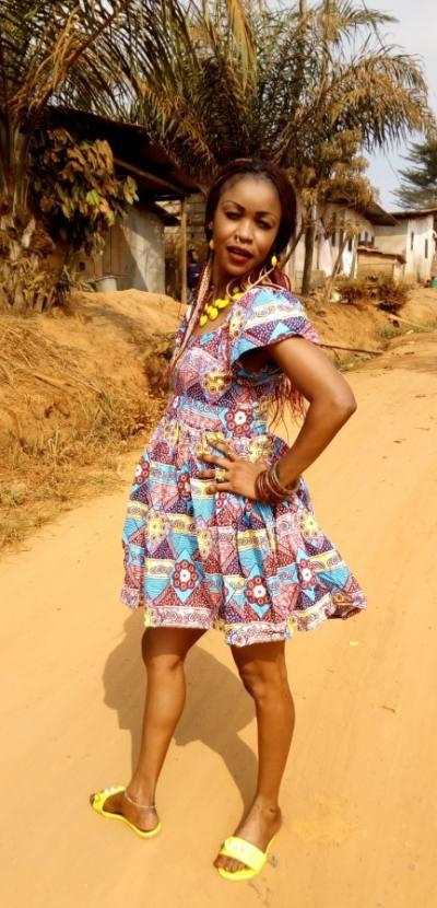 Véronique 34 Jahre Yaoundé Kamerun
