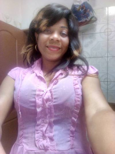Stephanie 35 ans Yaoundé Cameroun