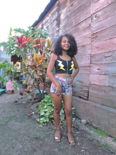 Elodie 19 Jahre Sambava Madagaskar