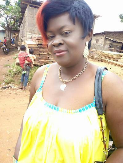 Mireille 50 ans Yaoundé Cameroun