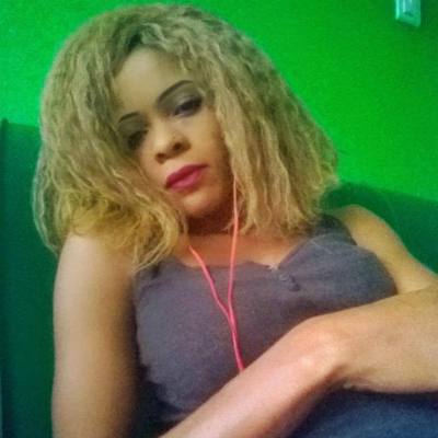Evelyne 31 ans Douala Cameroun