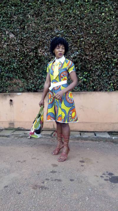 Delphine 40 years Douala Cameroon