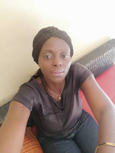 Rosine 47 ans Douala Cameroun