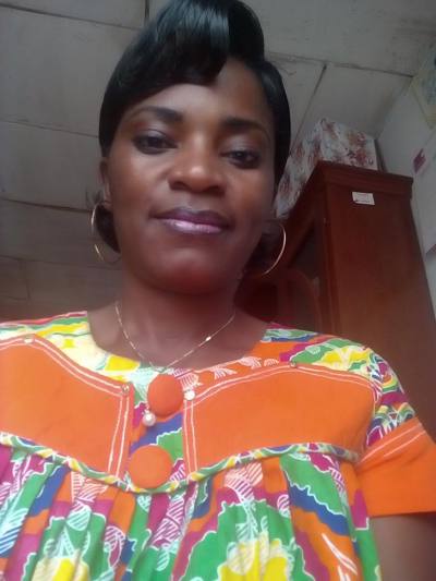 Maria 48 ans Yaoundé Cameroun