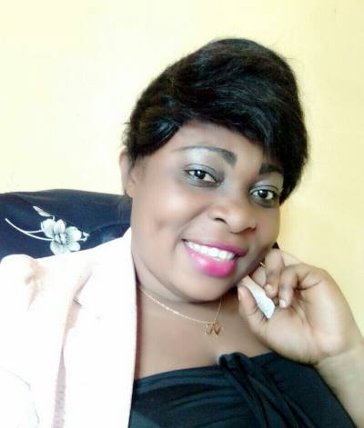 Aiyon 42 Jahre Ebolowa Kamerun