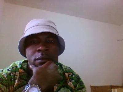 Claude 45 ans Yaoundé Cameroun