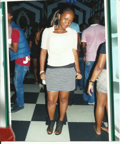 Katia 33 Jahre Yaounde Kamerun