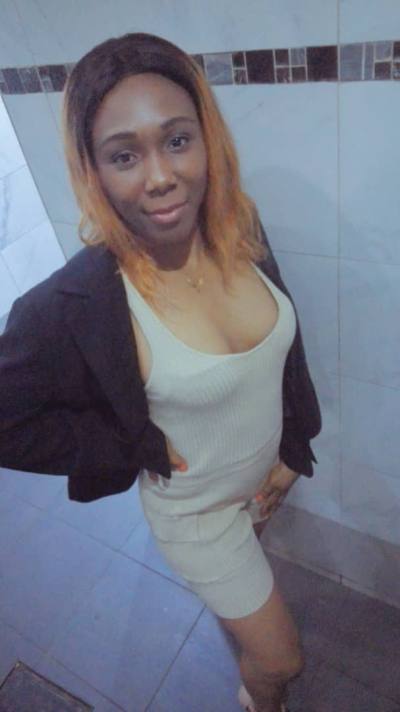 Cassandre 34 ans Douala Cameroun