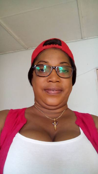 Valerie 37 Jahre Cocody Elfenbeinküste