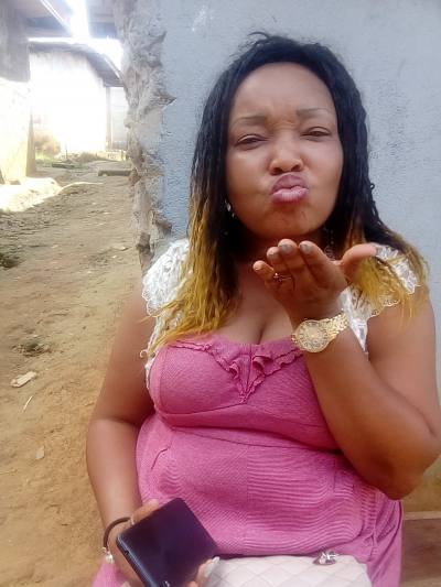 Bernadette  42 ans Ebolowa Cameroun