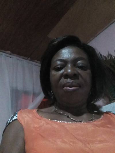 Clarice 60 ans Yaoundé Cameroun