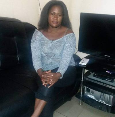 Celine 40 Jahre Douala Kamerun