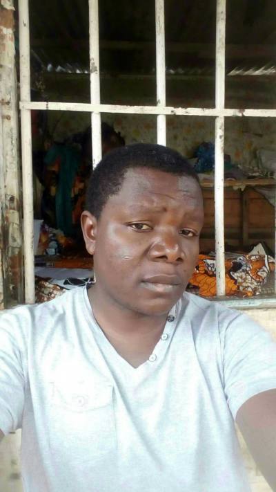 Hemlett 41 ans Yaoundé Cameroun