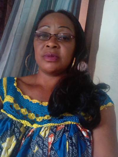Josephine 56 ans Yaoundé Cameroun