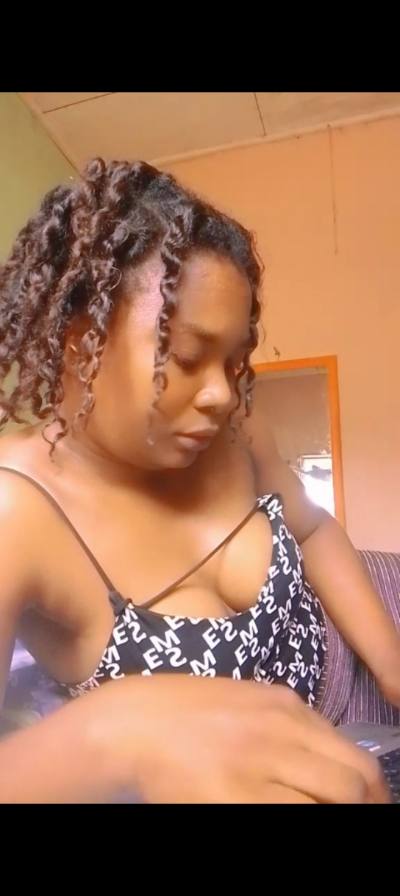 Jeanne 28 ans Yaoundé  Cameroun