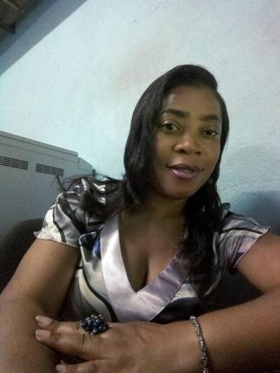 Yanie 46 ans Libreville Gabon