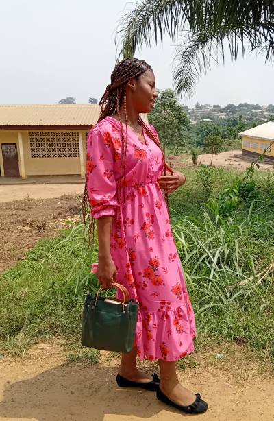 Francine 27 ans Yaoundé 5 Cameroun