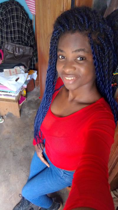 Marie 28 ans Yaoundé Cameroun