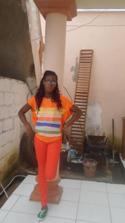 Ericka 34 Jahre Yaoundé Kamerun