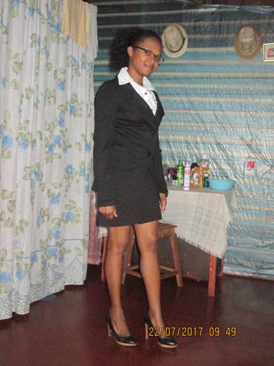 Naina 33 Jahre Tamatave Madagaskar
