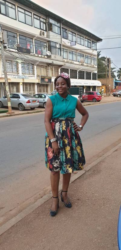 Zeline 40 ans Yaoundé Cameroun