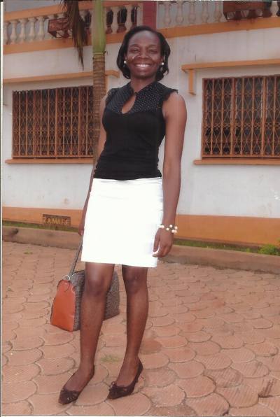 Cherita 37 Jahre Cameroun Kamerun