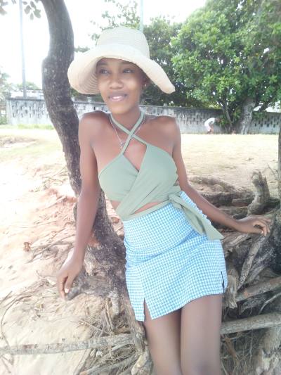 Britinah 21 ans Antalaha Madagascar