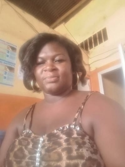 Elise 41 Jahre Yaoundé Kamerun