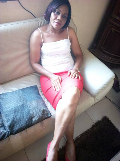Jeanne 53 ans Yaoundé Cameroun
