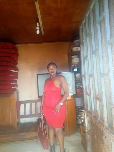 Samantha 34 Jahre Yaoundé Kamerun