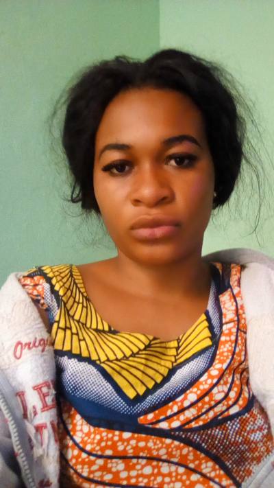 Josepha 28 Jahre Yaoundé  Kamerun