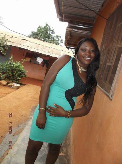 Amandine 36 ans Yaoundé Cameroun