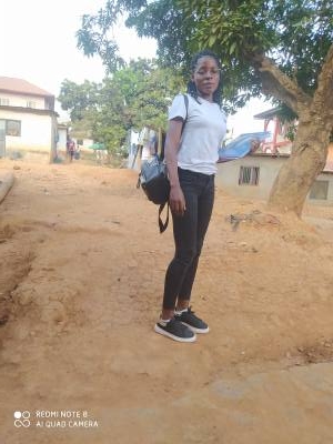 Sandrine 22 ans Yaoundé 1 Cameroun