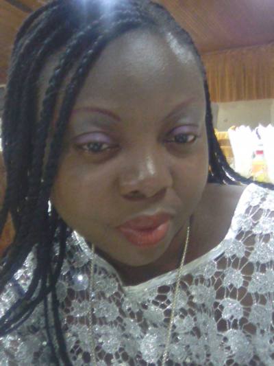 Olive 43 ans Yaoundé Cameroun