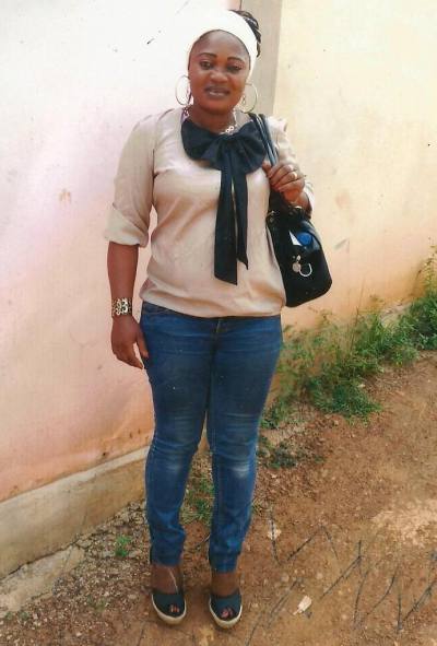 Amelie 41 Jahre Yaoundé Kamerun