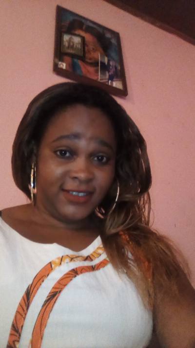 Laure 34 Jahre Ebolowa Kamerun