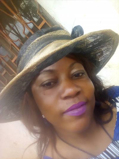 Pauline 40 ans Yaoundé Cameroun